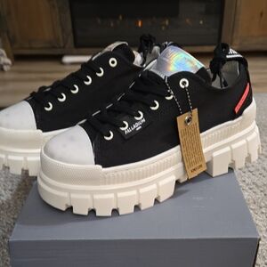 Palladium Women's Black and White Chunky Sneakers